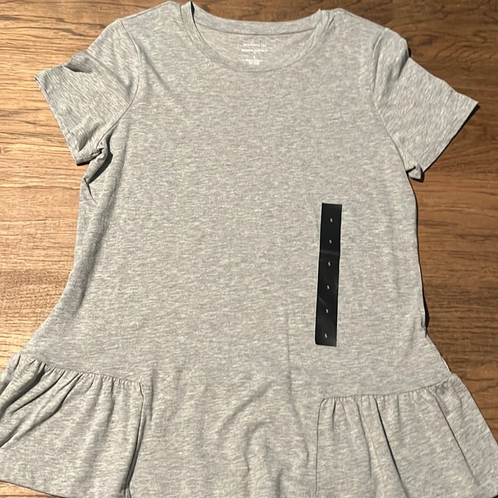 Banana republic peplum tee. New.